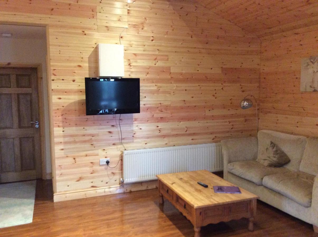 Limerick Junction Butterfly Cabin מראה חיצוני תמונה